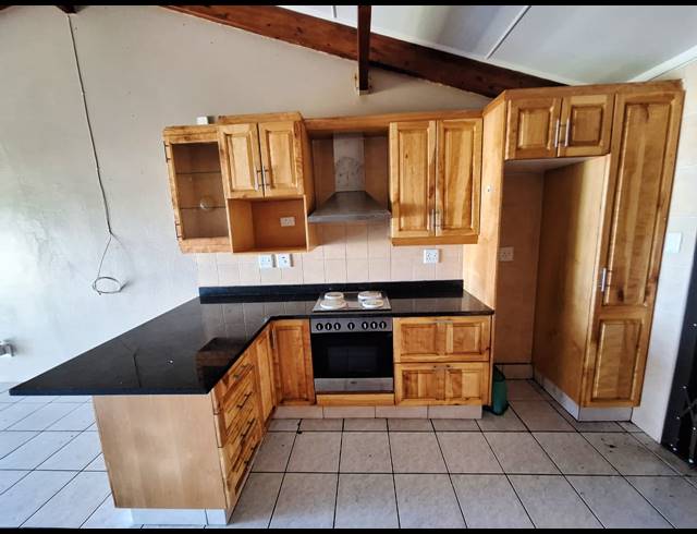 2 BEDROOM TOWNHOUSE FOR SALE IN SHELLY BEACH
